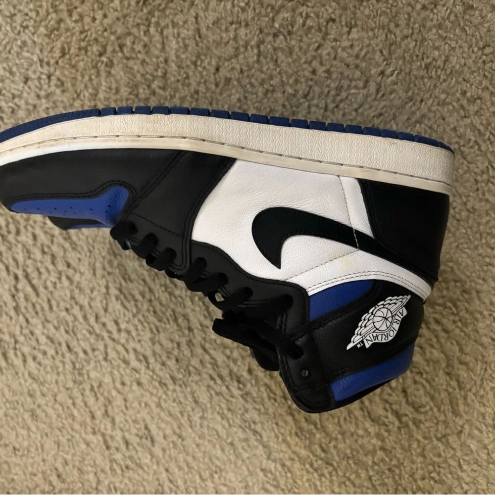 Nike Jordan blue toe royal. High-Top Sneakers in Blue and Black - Picture 2 of 5